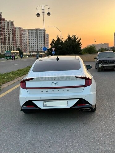Hyundai Sonata-4