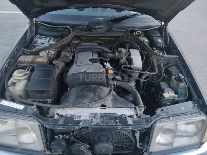 Mercedes E 220 1995, 285,000 km - 2.2 l - Bakı