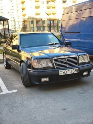 Mercedes E 220 1995, 285,000 km - 2.2 l - Bakı