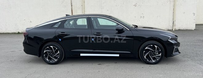 Kia K5-7