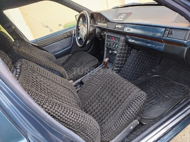 Mercedes E 220 1993, 307,100 km - 2.2 l - Bakı