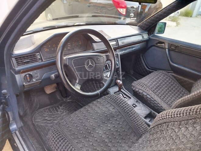Mercedes E 220 1993, 307,100 km - 2.2 l - Bakı