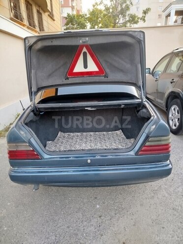 Mercedes E 220 1993, 307,100 km - 2.2 l - Bakı