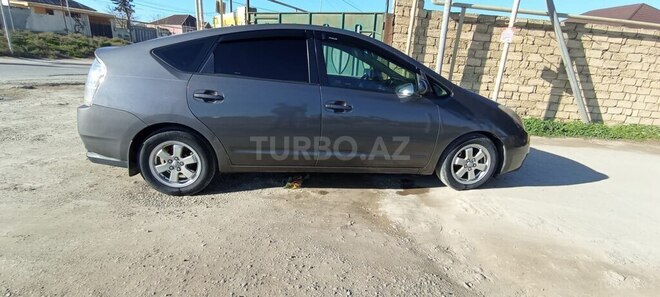 Toyota Prius-11