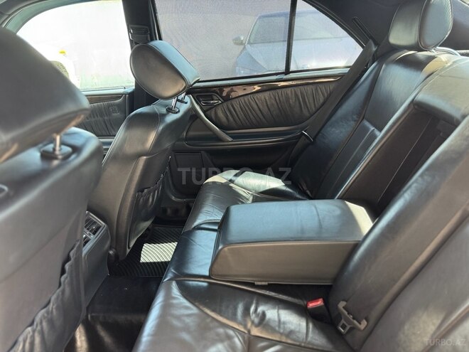 Mercedes E 270 2001, 575,500 km - 2.7 л - Bakı