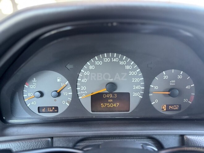 Mercedes E 270 2001, 575,500 km - 2.7 л - Bakı