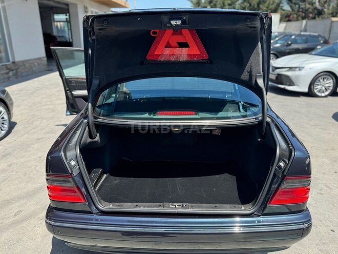 Mercedes E 270 2001, 575,500 km - 2.7 л - Bakı