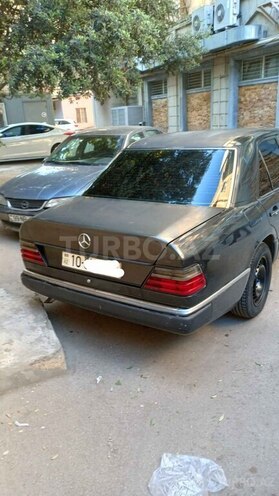 Mercedes E 230 1990, 250,000 km - 2.3 l - Bakı