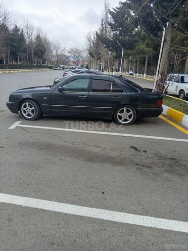 Mercedes E 230 1995, 382,000 km - 2.3 l - Bakı