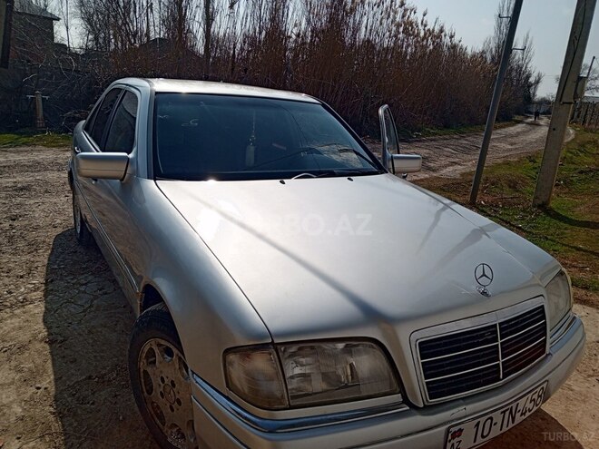 Mercedes C 220 1995, 450,000 km - 2.2 л - Sabirabad