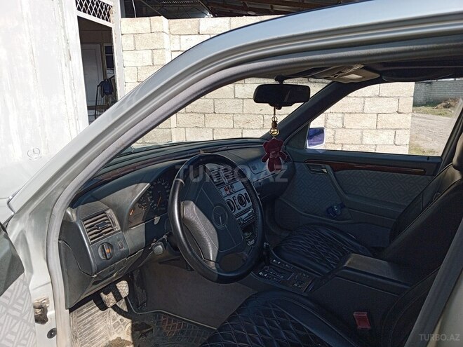 Mercedes C 220 1995, 450,000 km - 2.2 л - Sabirabad