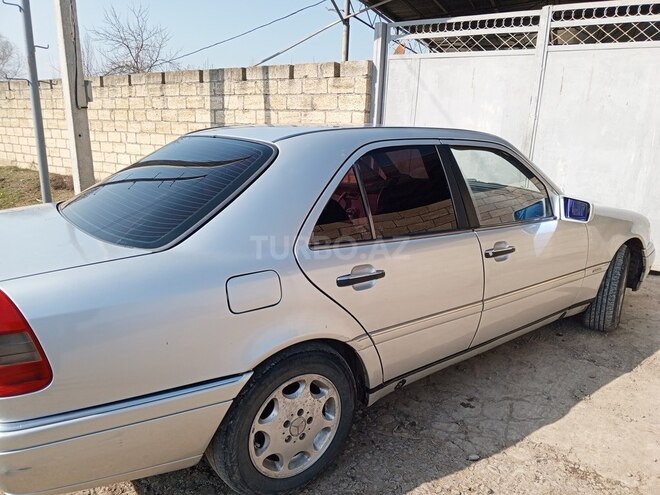 Mercedes C 220 1995, 450,000 km - 2.2 л - Sabirabad