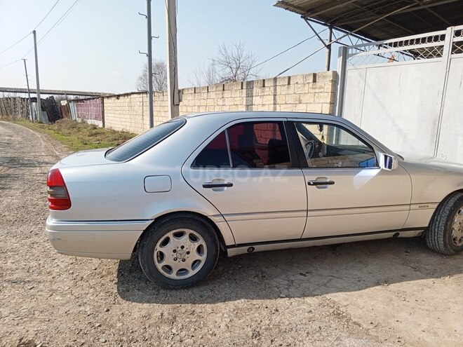 Mercedes C 220 1995, 450,000 km - 2.2 л - Sabirabad