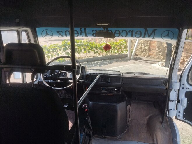 Mercedes 208 D 1994, 300,000 km - 2.9 л - Mingəçevir