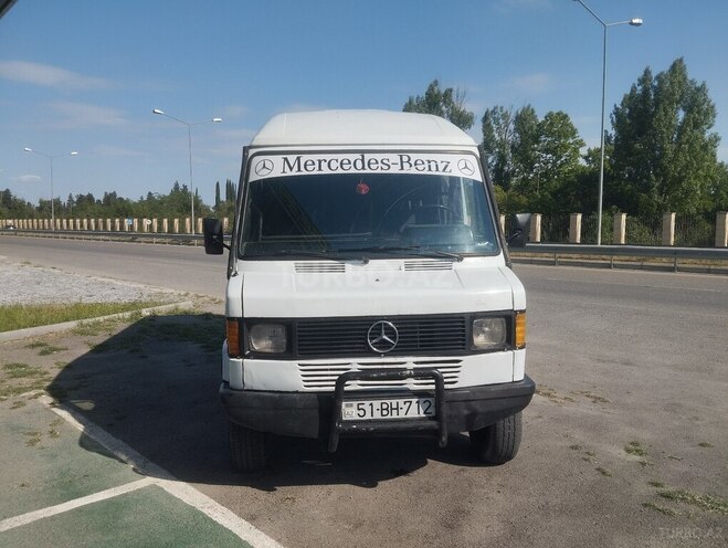 Mercedes 208 D 1994, 300,000 km - 2.9 л - Mingəçevir