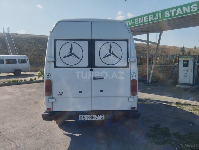Mercedes 208 D 1994, 300,000 km - 2.9 л - Mingəçevir
