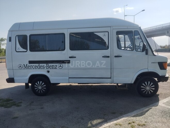 Mercedes 208 D 1994, 300,000 km - 2.9 л - Mingəçevir