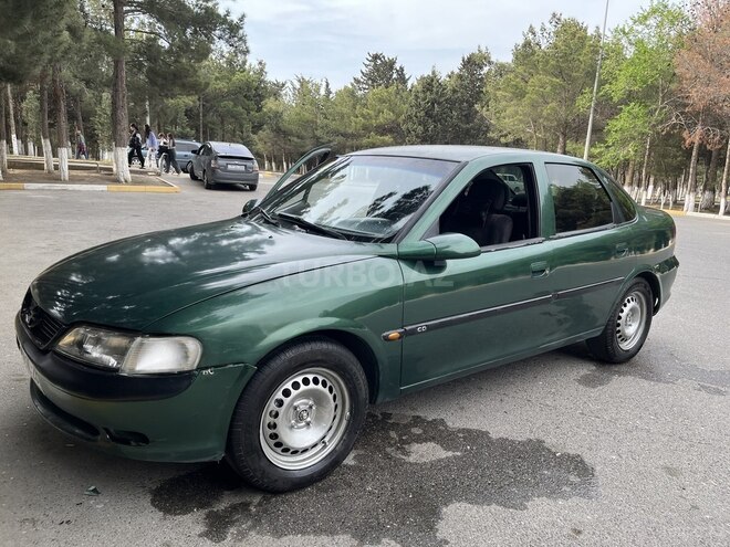 Opel Vectra 1996, 300,000 km - 1.6 l - Sumqayıt