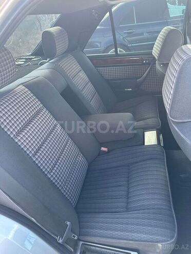 Mercedes E 280 1994, 337,600 km - 2.8 l - Bakı