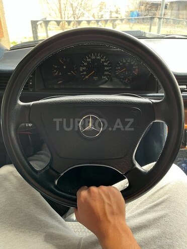 Mercedes E 220 1994, 565,997 km - 2.2 l - Naxçıvan
