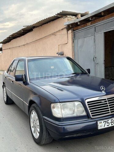 Mercedes E 220 1994, 565,997 km - 2.2 l - Naxçıvan
