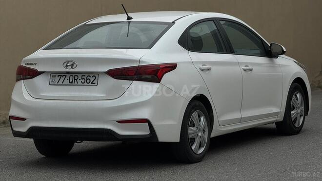 Hyundai Accent-5