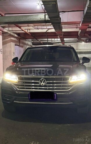 Volkswagen Touareg 2019, 82,000 km - 3.0 l - Bakı