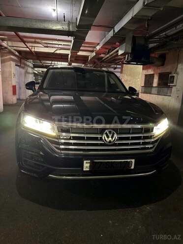 Volkswagen Touareg 2019, 82,000 km - 3.0 l - Bakı