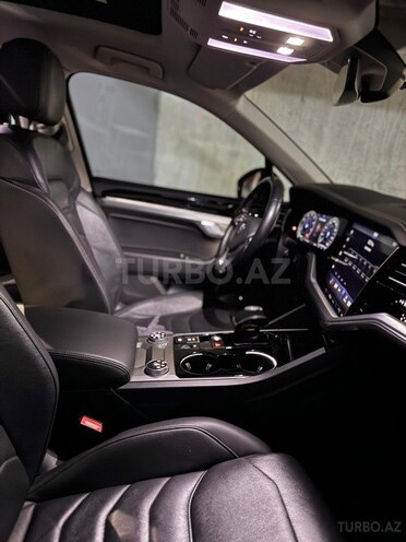 Volkswagen Touareg 2019, 82,000 km - 3.0 l - Bakı