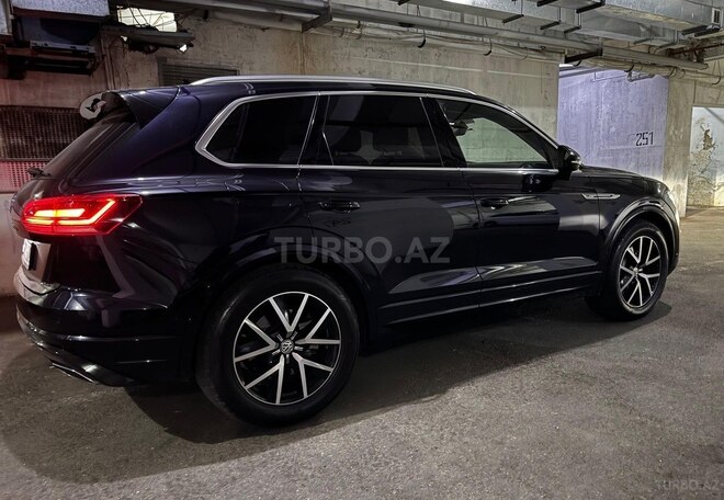 Volkswagen Touareg 2019, 82,000 km - 3.0 l - Bakı