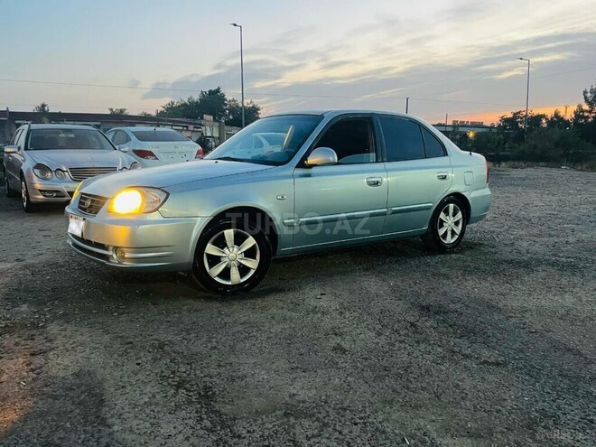 Hyundai Accent 2005, 427,000 km - 1.5 l - Salyan