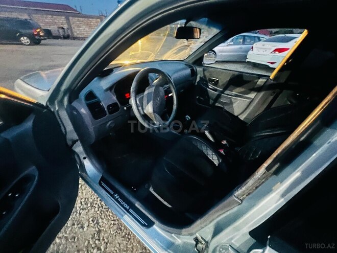 Hyundai Accent 2005, 427,000 km - 1.5 l - Salyan