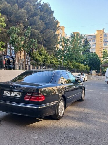 Mercedes E 240 2000, 292,000 km - 2.4 l - Bakı
