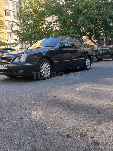 Mercedes E 240 2000, 292,000 km - 2.4 l - Bakı