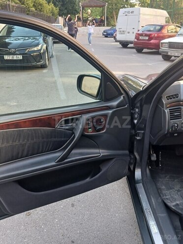 Mercedes E 240 2000, 292,000 km - 2.4 l - Bakı