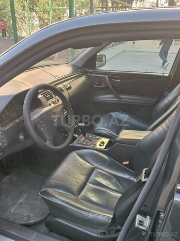 Mercedes E 240 2000, 292,000 km - 2.4 l - Bakı