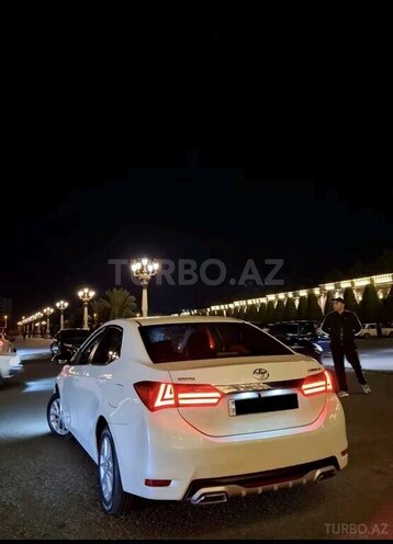 Toyota Corolla 2013, 236,000 km - 1.6 l - Gəncə