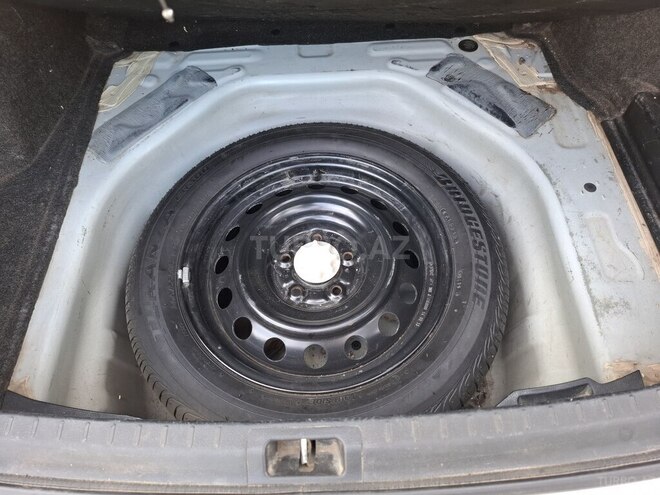 Toyota Corolla 2013, 236,000 km - 1.6 l - Gəncə