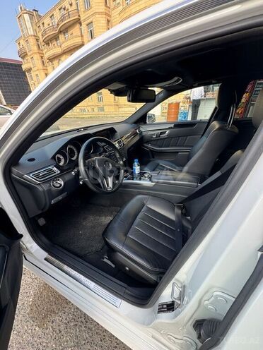 Mercedes E 250 4MATIC 2015, 207,000 km - 2.1 л - Bakı