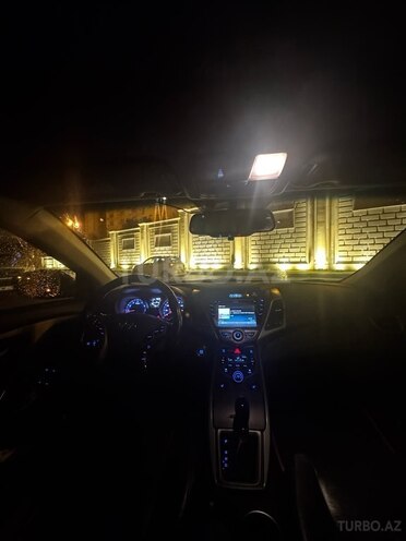 Hyundai Elantra 2015, 124,903 km - 1.8 l - Bakı