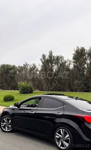 Hyundai Elantra-2