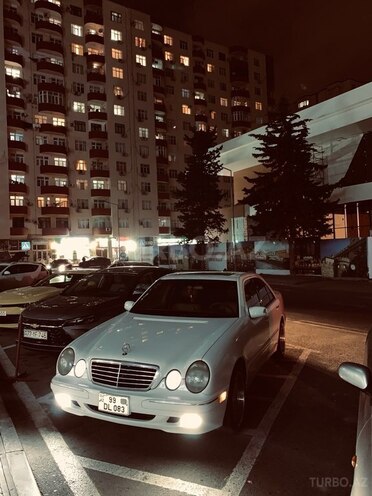 Mercedes E 320 2001, 399,999 km - 3.2 l - Bakı