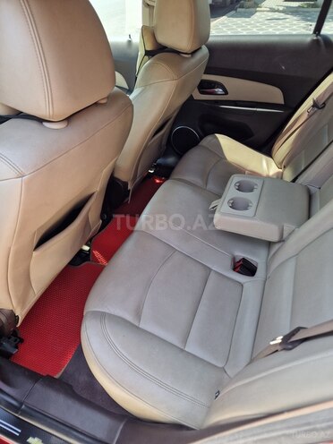 Chevrolet Cruze-15