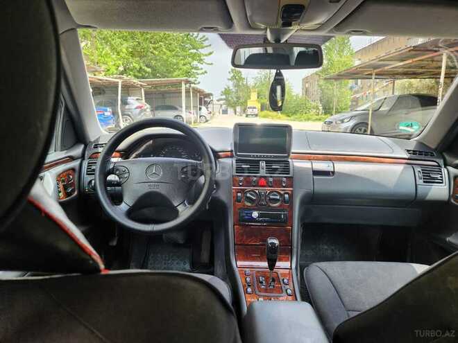 Mercedes E 220 1999, 425,000 km - 2.2 l - Bakı