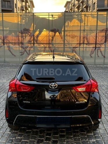 Toyota Auris-3