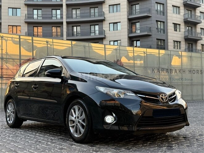 Toyota Auris-5