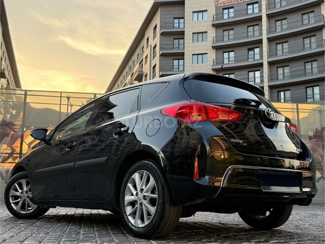 Toyota Auris-10