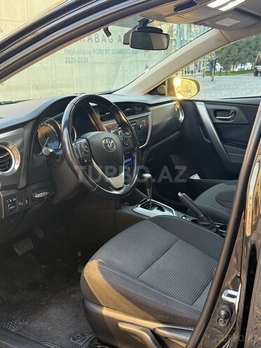 Toyota Auris-14