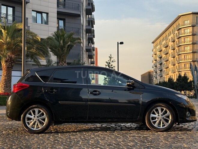 Toyota Auris-17