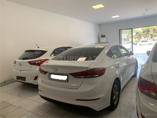 Hyundai Avante-4